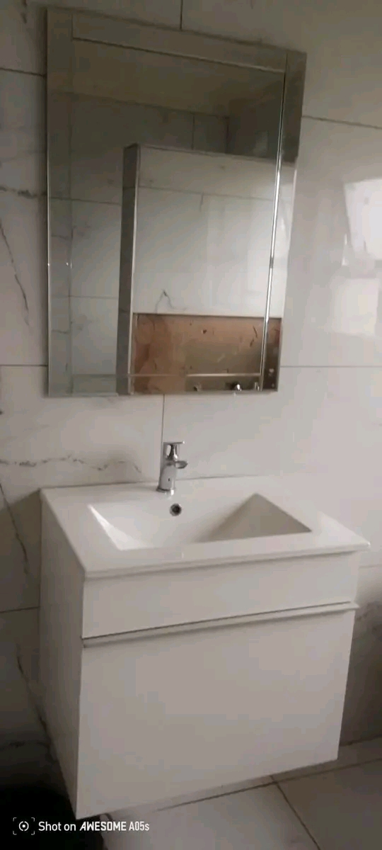 Vanity & Mirror Set